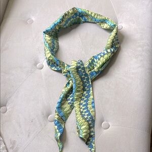 Silky fashionable scarf